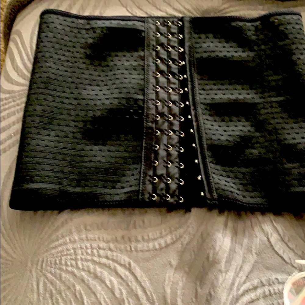 Waist trainer